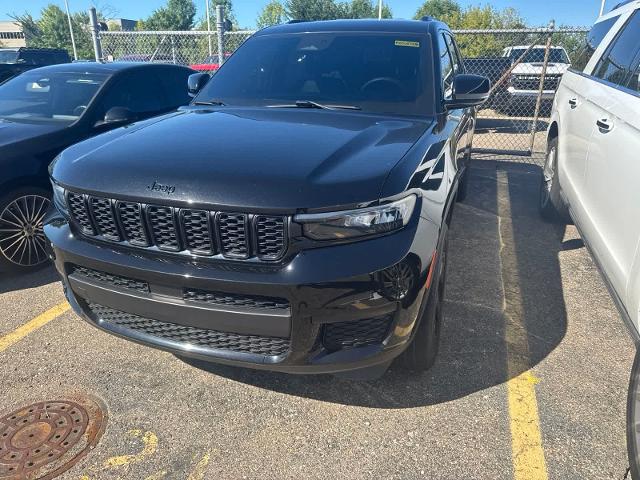 2024 Jeep Grand Cherokee L Altitude 4x4 for sale in Sterling Heights, MI
