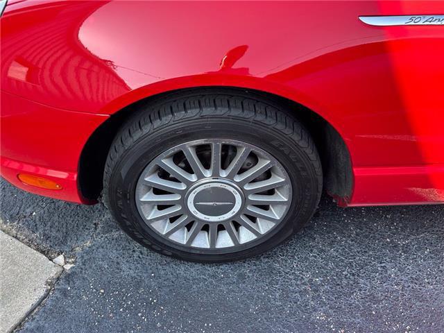 2005 Ford Thunderbird Base