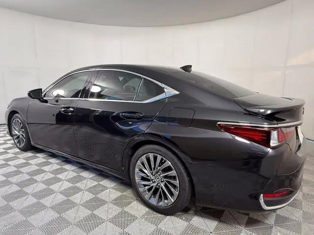 2025 Lexus ES 300h Luxury