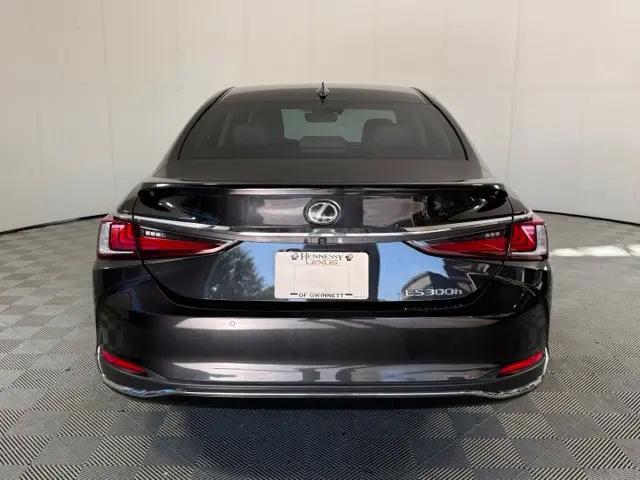 2025 Lexus ES 300h Luxury