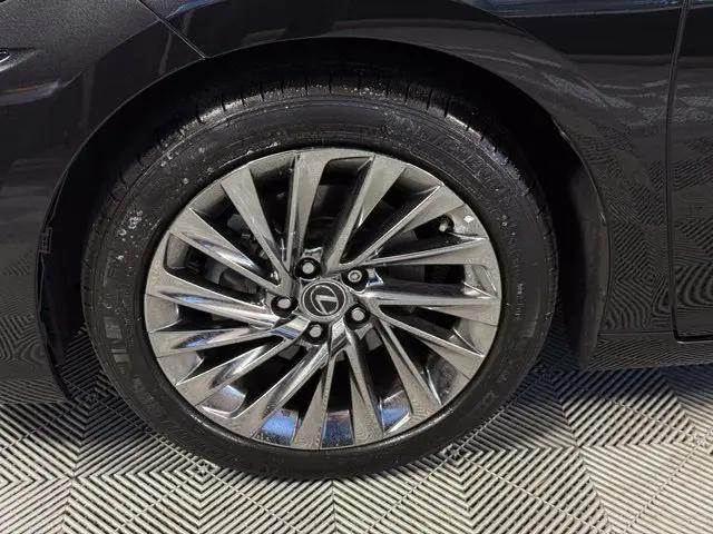 2025 Lexus ES 300h Luxury
