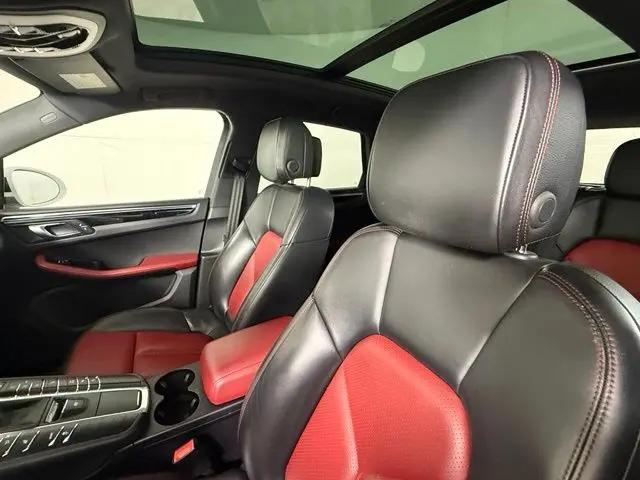 2018 Porsche Macan Macan
