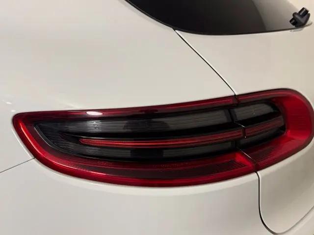 2018 Porsche Macan Macan