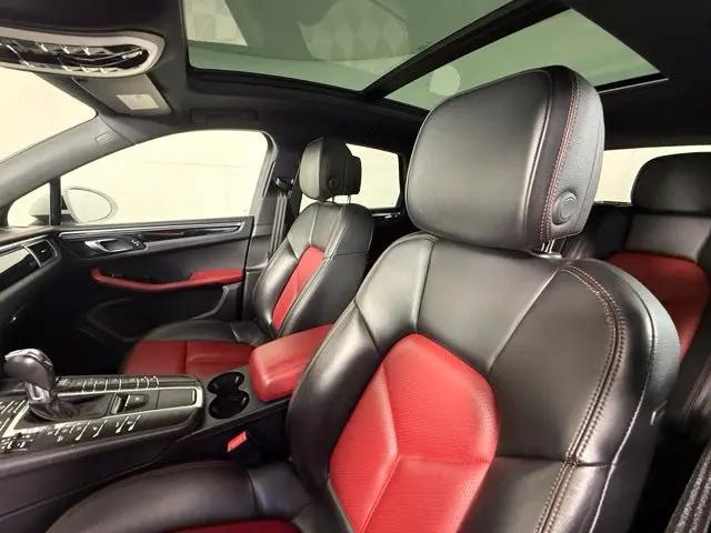 2018 Porsche Macan Macan