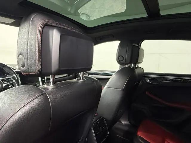 2018 Porsche Macan Macan