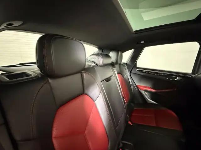 2018 Porsche Macan Macan