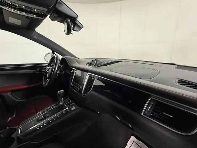 2018 Porsche Macan Macan