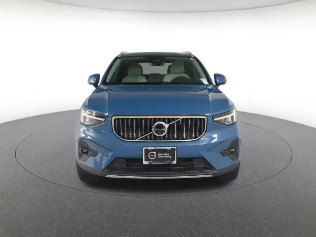 2024 Volvo XC40 B5 Plus Bright Theme