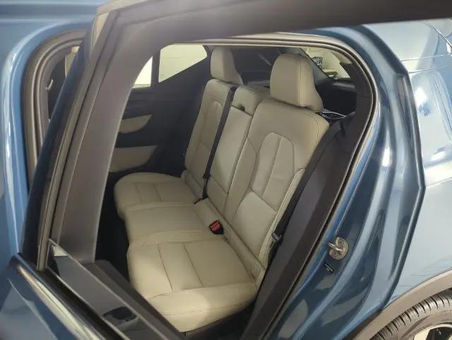 2024 Volvo XC40 B5 Plus Bright Theme
