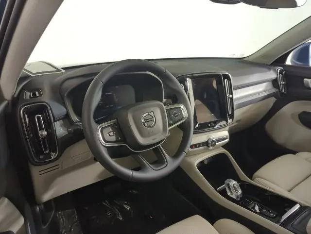2024 Volvo XC40 B5 Plus Bright Theme