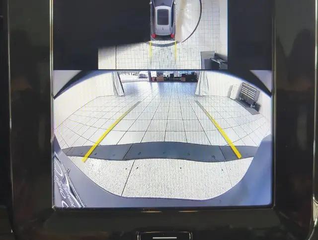 2024 Volvo XC40 B5 Plus Bright Theme