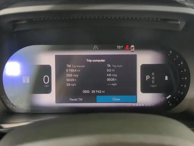 2024 Volvo XC40 B5 Plus Bright Theme