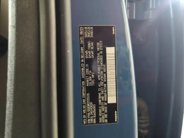 2024 Volvo XC40 B5 Plus Bright Theme