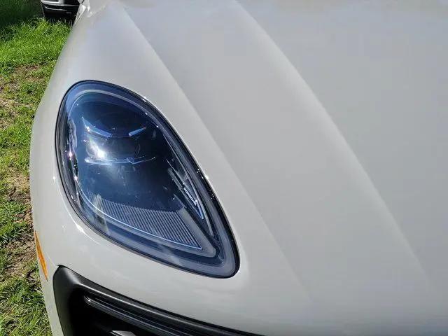 2022 Porsche Macan Macan