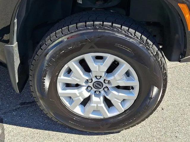 2024 Nissan Frontier Crew Cab SV 4x4