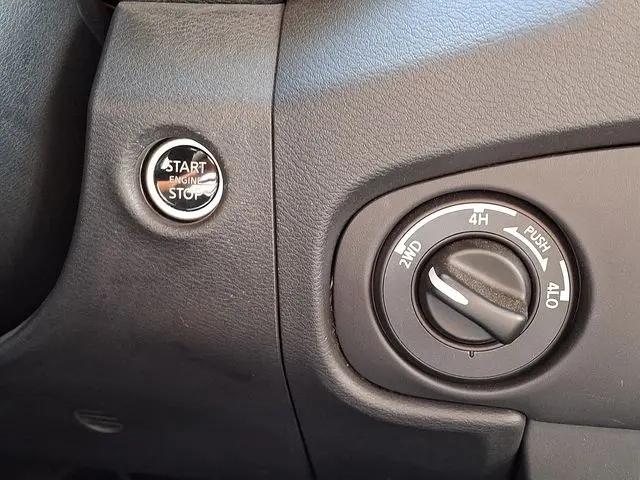 2024 Nissan Frontier Crew Cab SV 4x4