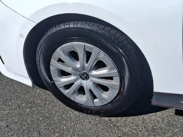 2019 Toyota Prius LE