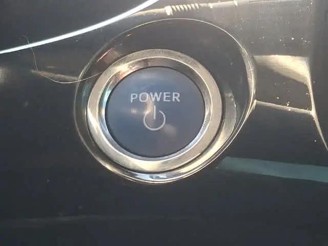 2019 Toyota Prius LE