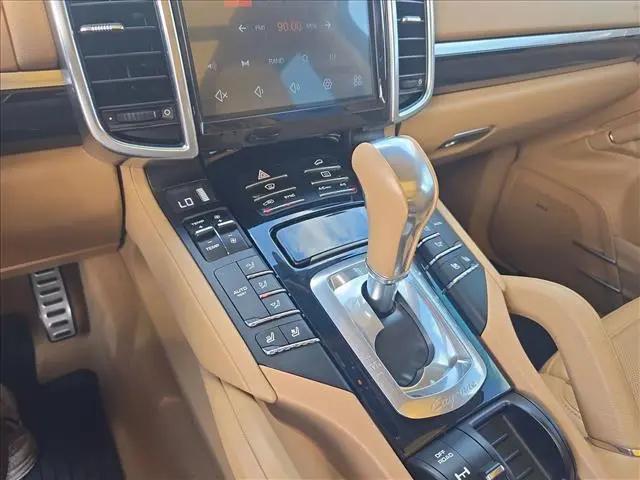 2016 Porsche Cayenne Cayenne