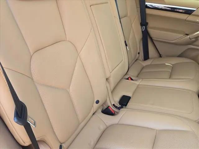 2016 Porsche Cayenne Cayenne