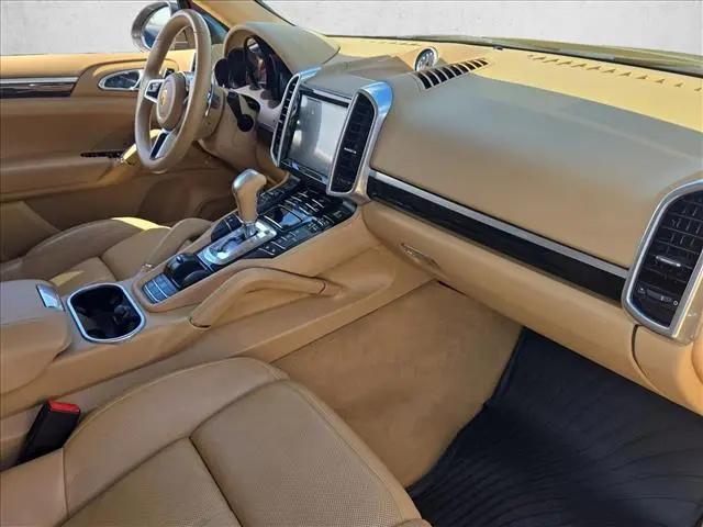 2016 Porsche Cayenne Cayenne