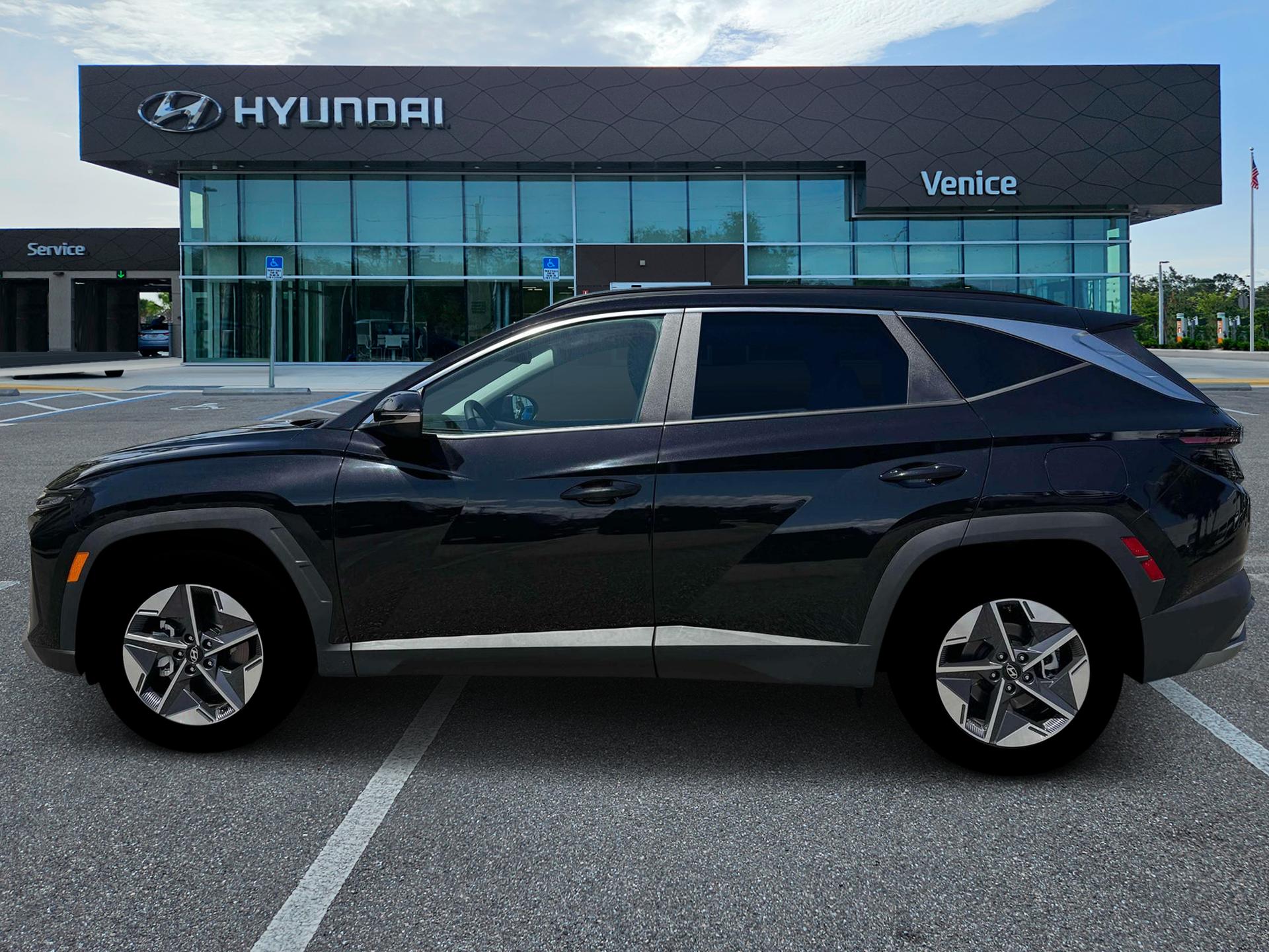 2026 Hyundai TUCSON SEL Premium FWD - Image 3