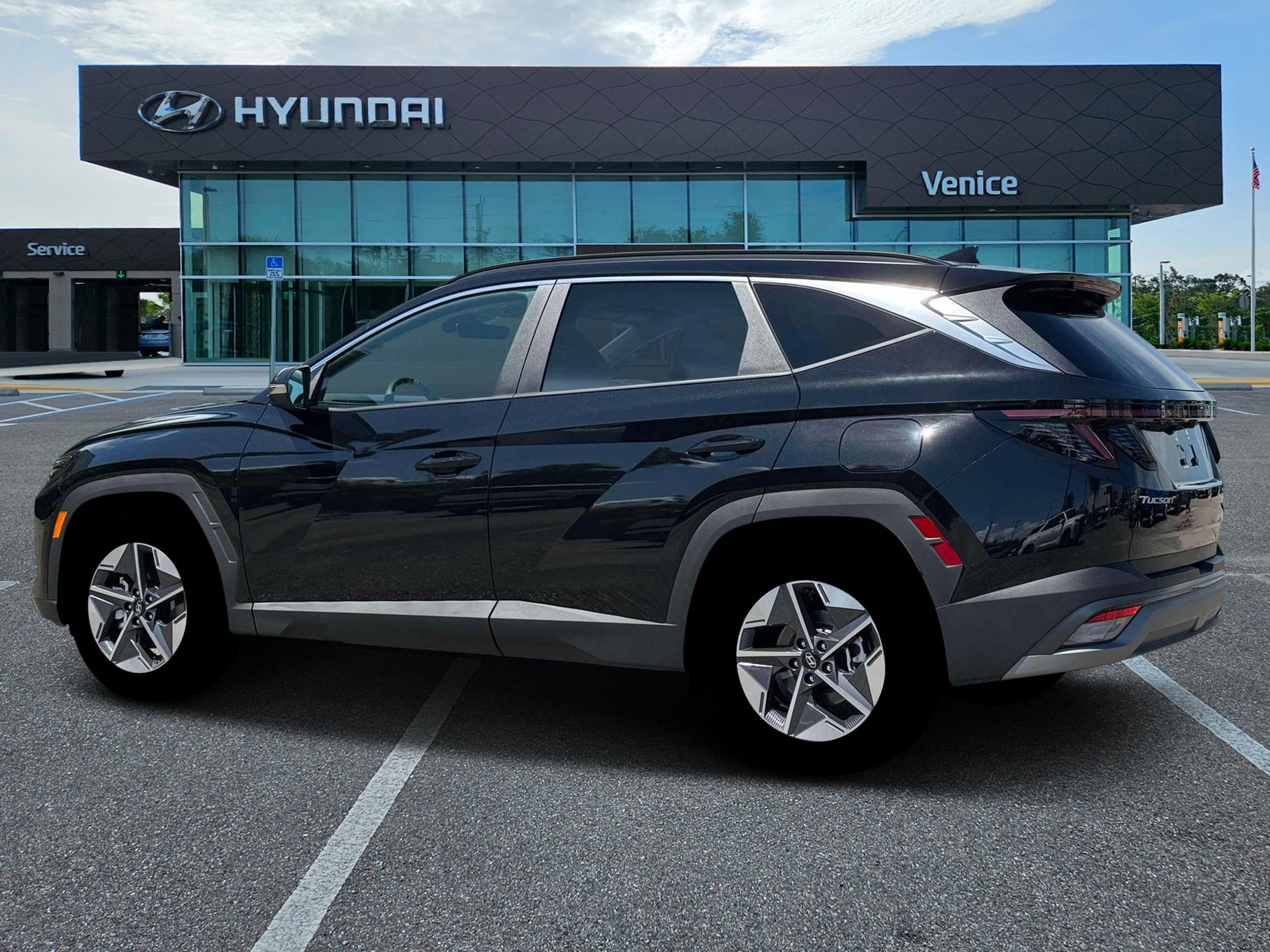 2026 Hyundai TUCSON SEL Premium FWD - Image 4