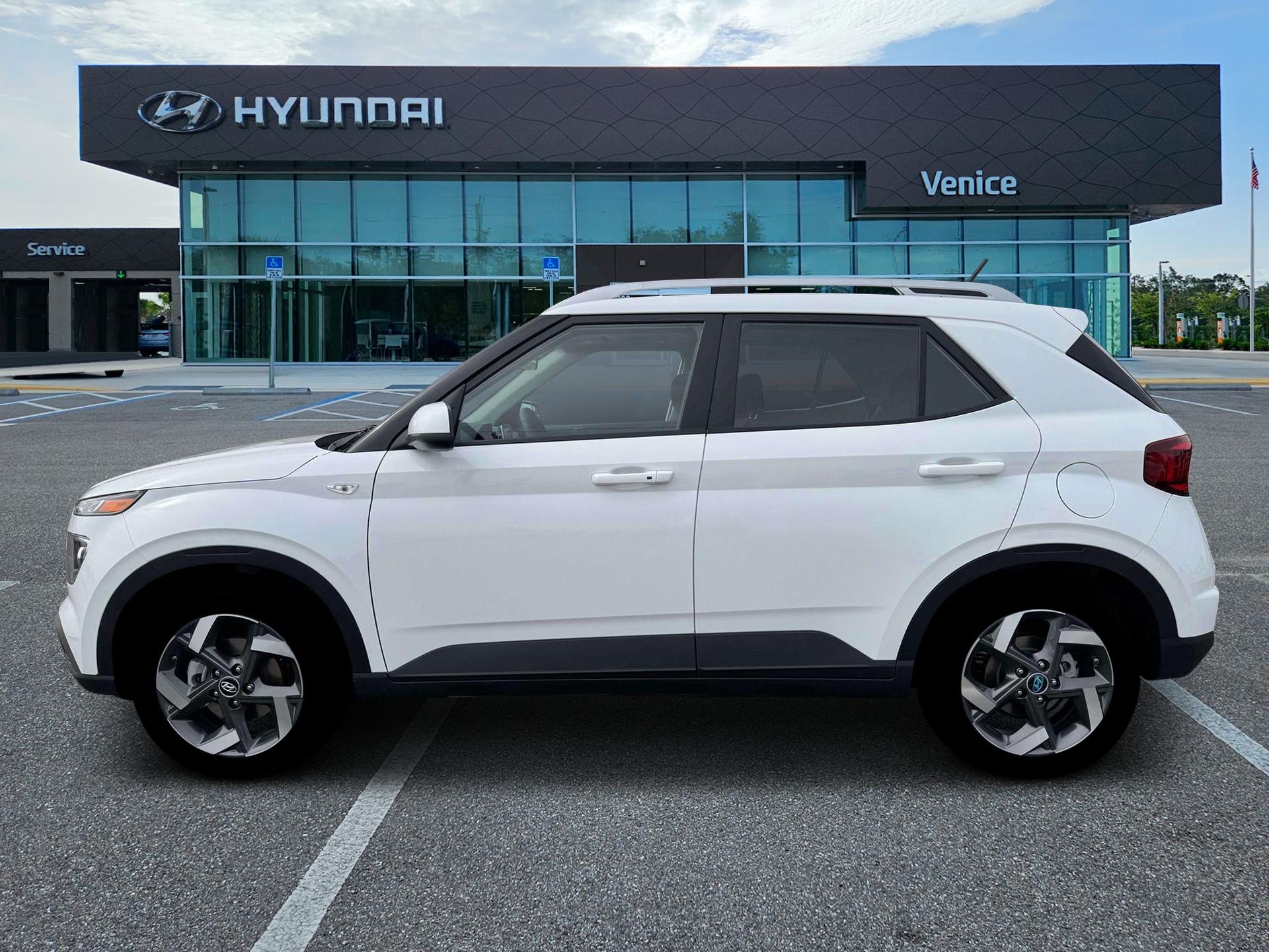 2026 Hyundai VENUE SEL - Image 3