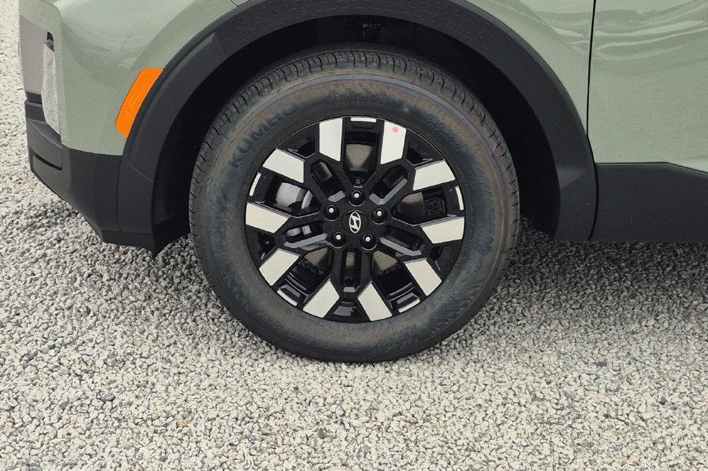 New 2027 Green Hyundai SE FWD image 12