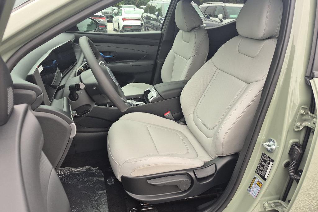 New 2027 Green Hyundai SE FWD image 14