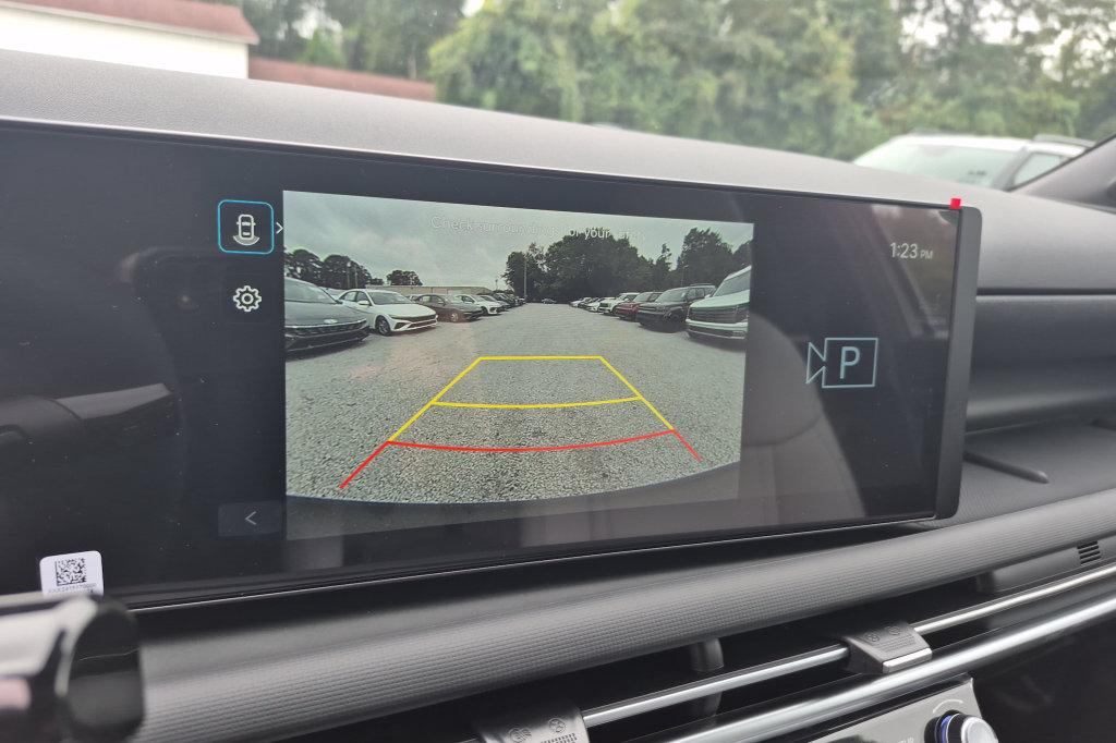 New 2027 Green Hyundai SE FWD image 24