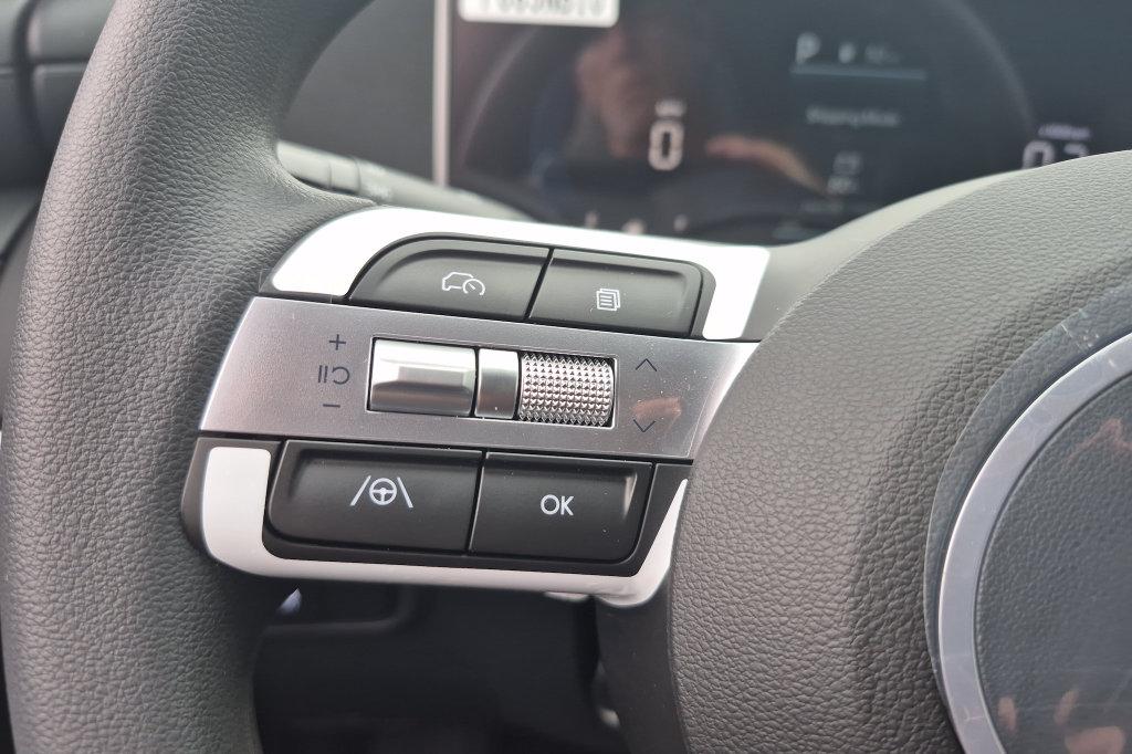 New 2027 Green Hyundai SE FWD image 29