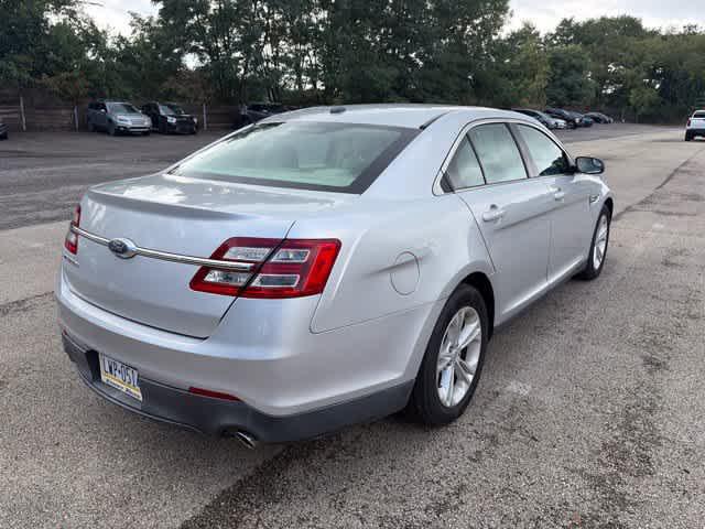 2016 Ford Taurus SE