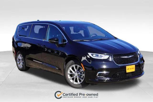 2026 Chrysler Pacifica Limited for sale in Roseville, MN