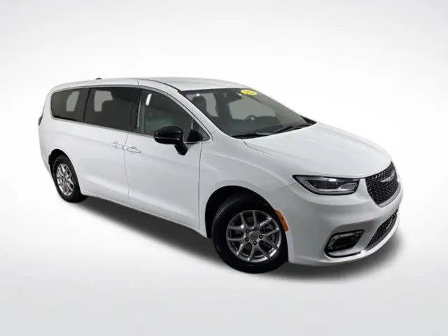 2025 Chrysler Pacifica Select for sale in Alliance, OH
