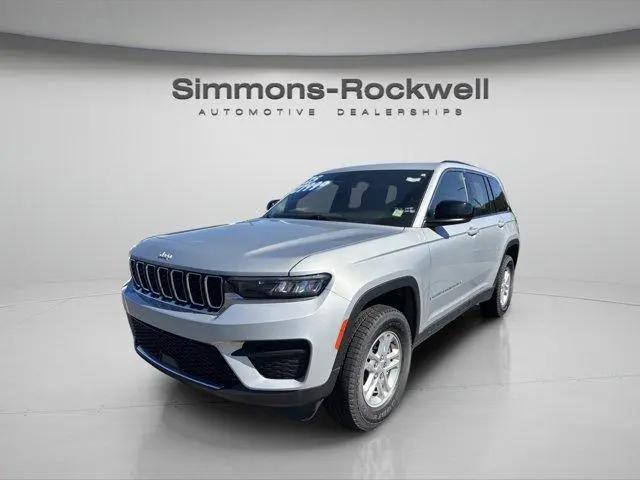 2025 Jeep Grand Cherokee Laredo 4x4 for sale in Elmira, NY