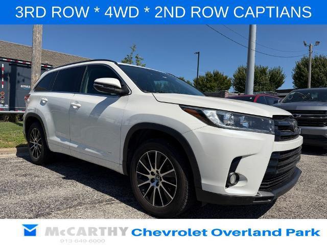 2017 Toyota Highlander XLE for sale in Overland Park, KS