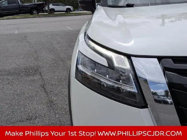 2023 Nissan Pathfinder Platinum 4WD