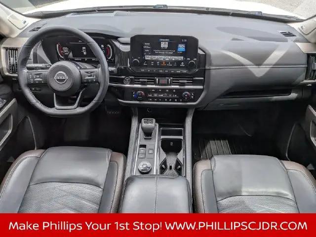 2023 Nissan Pathfinder Platinum 4WD