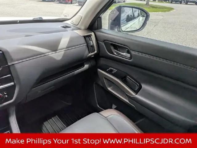 2023 Nissan Pathfinder Platinum 4WD