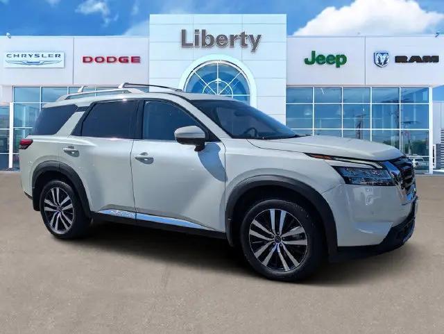 2023 Nissan Pathfinder Platinum 4WD for sale in Hinesville, GA
