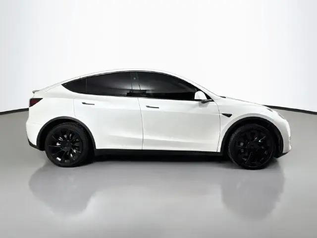 2024 Tesla Model Y Long Range Single Motor Rear-Wheel Drive