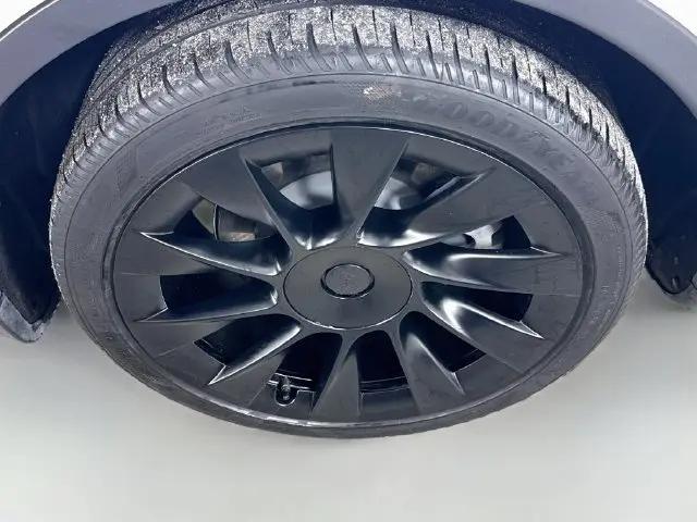 2024 Tesla Model Y Long Range Single Motor Rear-Wheel Drive