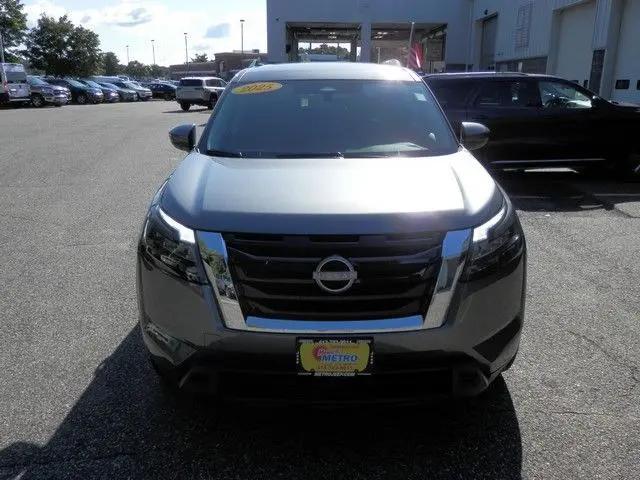2025 Nissan Pathfinder SV 4WD