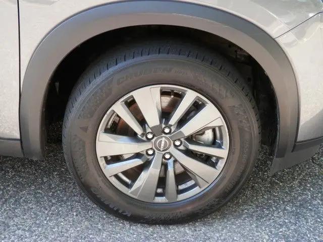 2025 Nissan Pathfinder SV 4WD