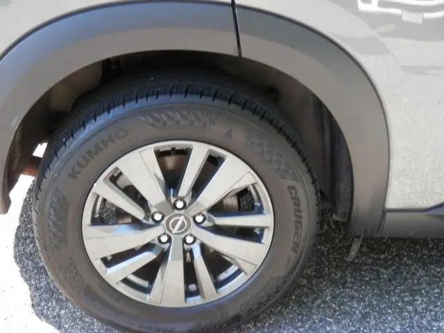 2025 Nissan Pathfinder SV 4WD