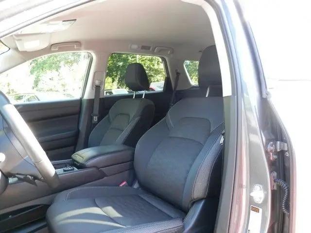 2025 Nissan Pathfinder SV 4WD