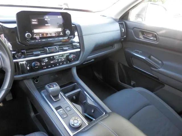 2025 Nissan Pathfinder SV 4WD