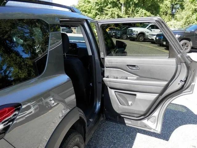 2025 Nissan Pathfinder SV 4WD