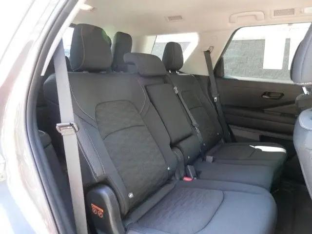 2025 Nissan Pathfinder SV 4WD